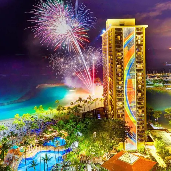  Enjoy Friday Night's Fireworks at The Hilton Hawaiian Village 