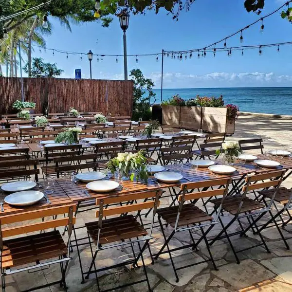 Barefoot Beach Café