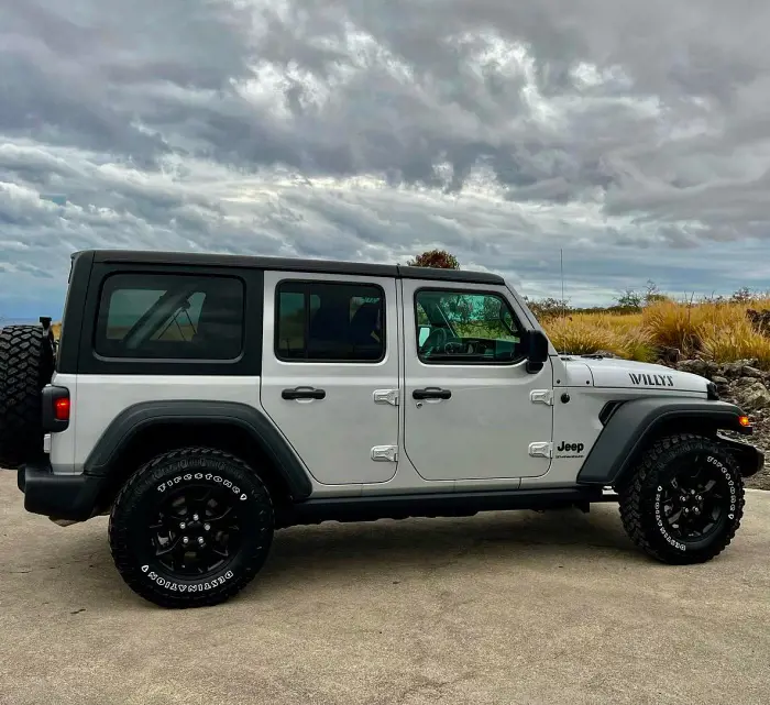 A cruiser Jeep from Hawaii Lifted Jeep Rentals pictured in February 2023